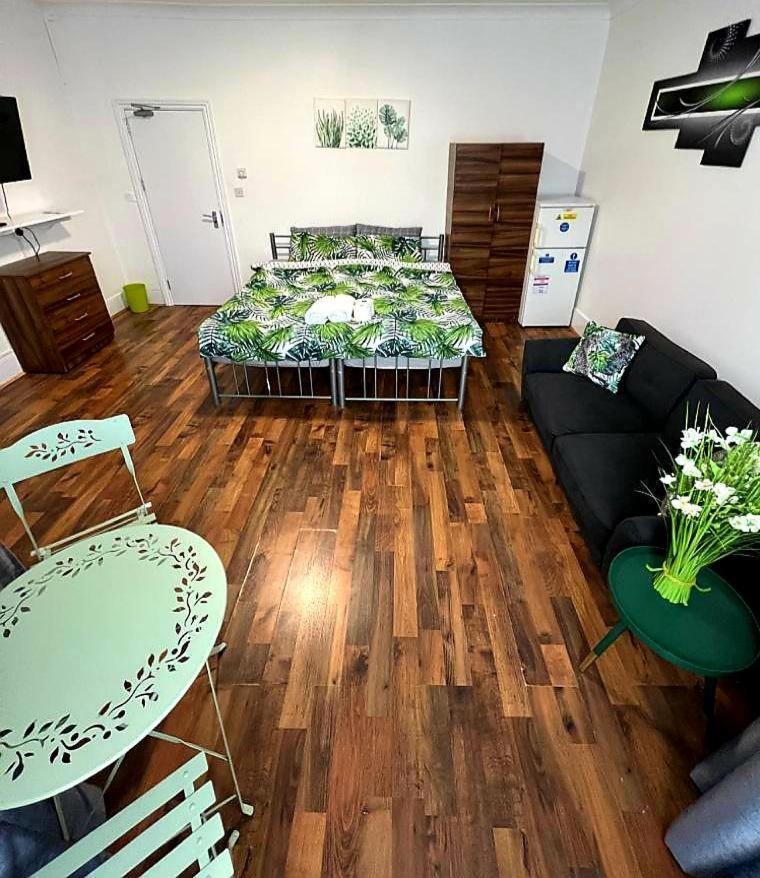 伦敦 Woodgreen House酒店 外观 照片